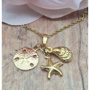 CUTE Gold Tone Pendant Necklace 18" Dainty Chain & 3 Charms Shells Sea Star